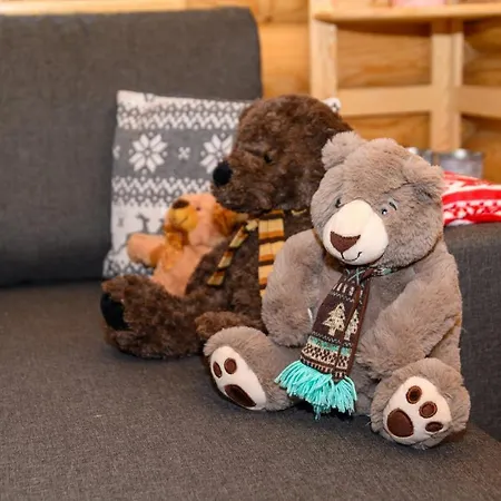 Swojskie Chatki * Szczytna