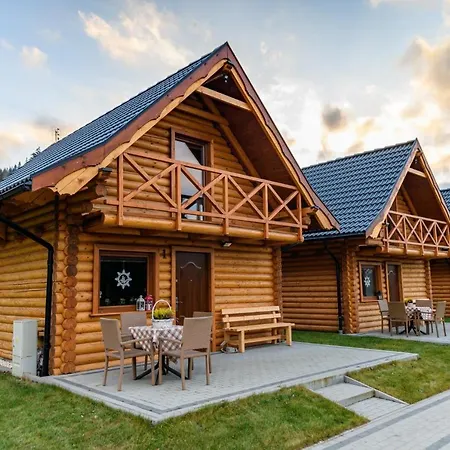 Swojskie Chatki * Szczytna