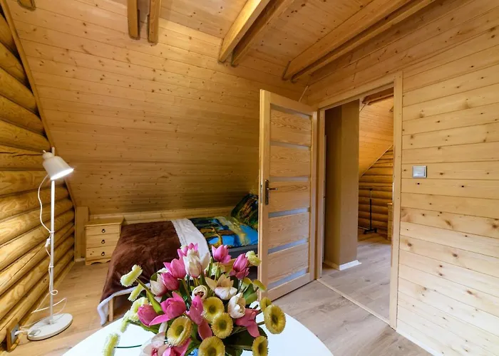 Swojskie Chatki * שצ'צ'יטנה (Szczytna)