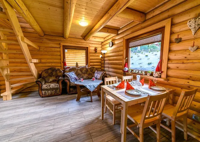 Swojskie Chatki * שצ'צ'יטנה (Szczytna)